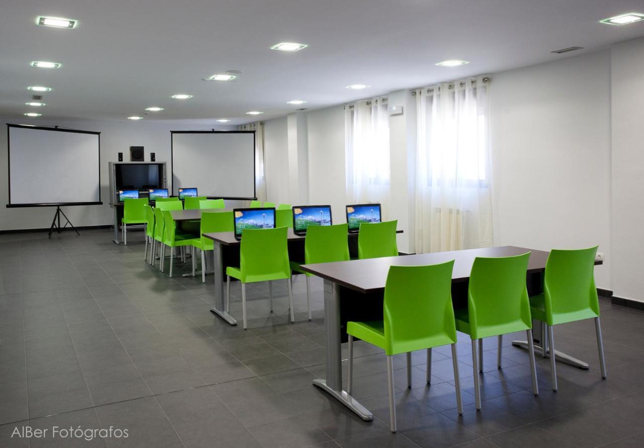 Albergue Francisco Giner De Los Rios Вилаблино Екстериор снимка
