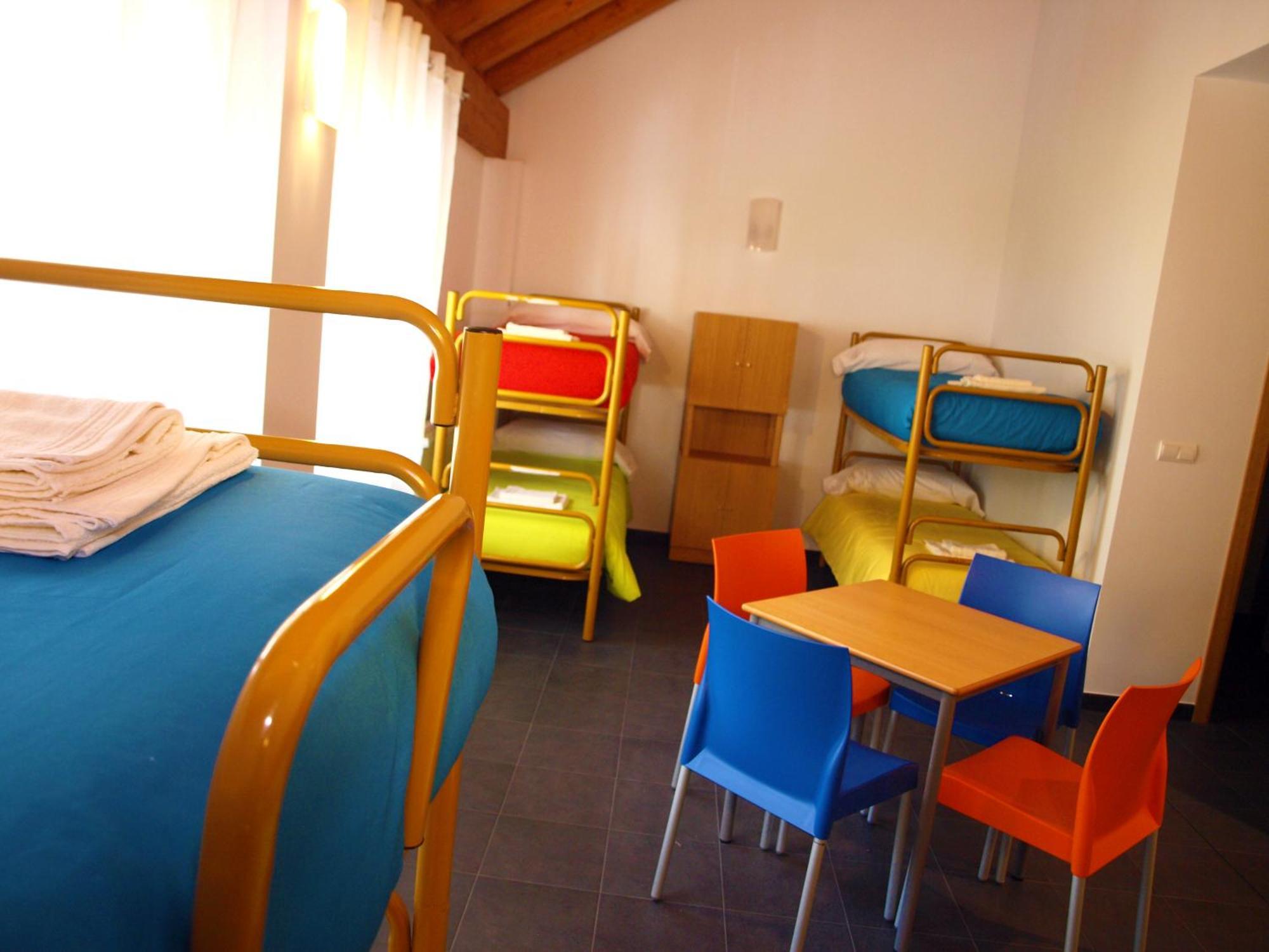 Albergue Francisco Giner De Los Rios Вилаблино Екстериор снимка